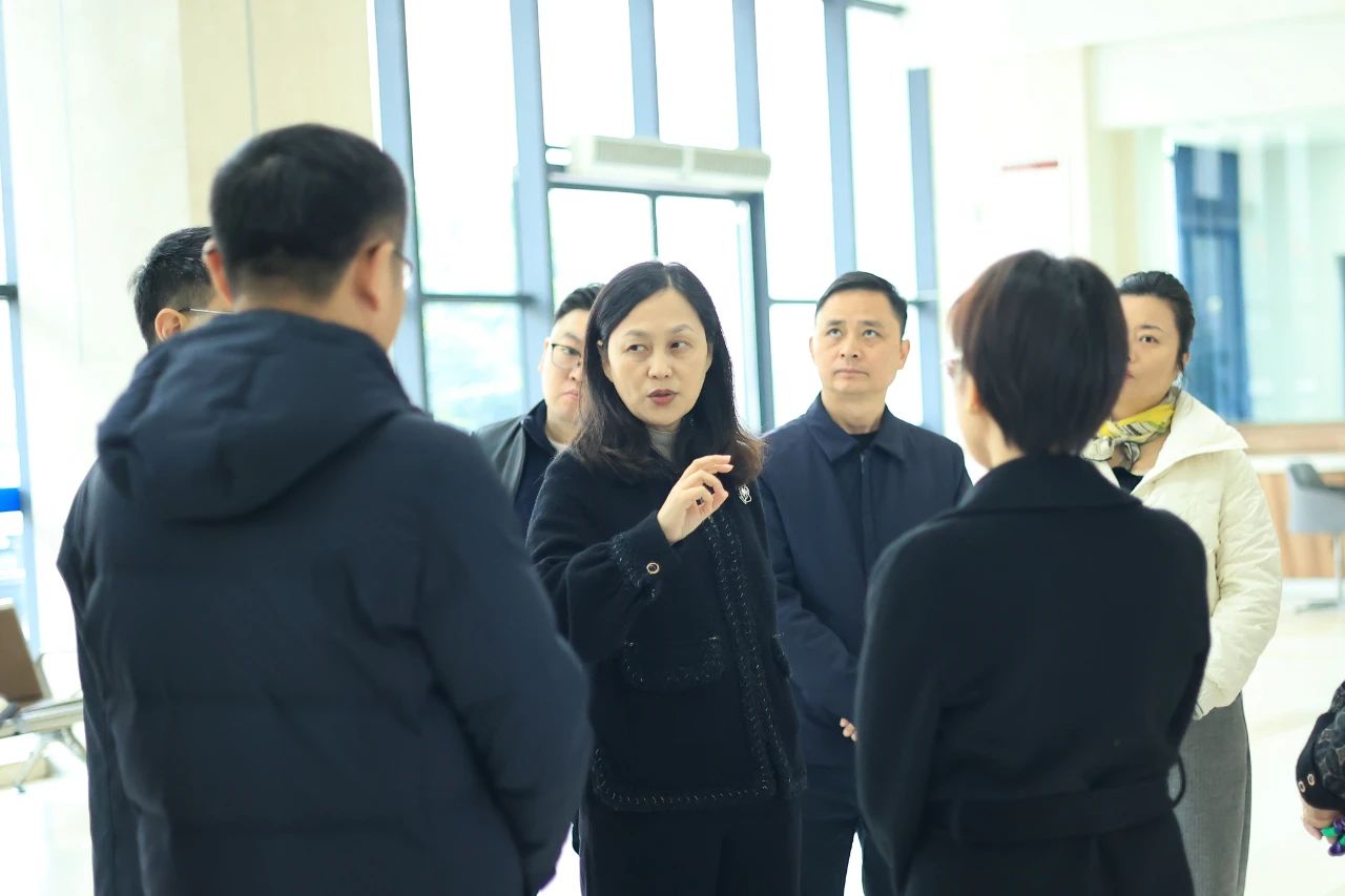 市領(lǐng)導(dǎo)一行調(diào)研我院工作，共筑醫(yī)療衛(wèi)生健康領(lǐng)域安穩(wěn)發(fā)展